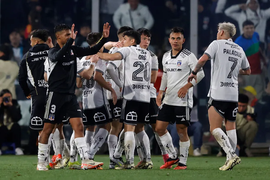 Colo Colo quiere vencer a la U en el Superclásico | Foto: Photosport