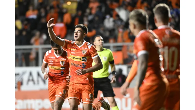 Cobreloa vence a Unión La Calera en un partido clave. (Foto: Photosport)