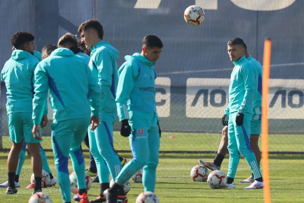 Aránguiz entró en la citación de la U para el Superclásico | FOTO: Dragomir Yankovic/Photosport