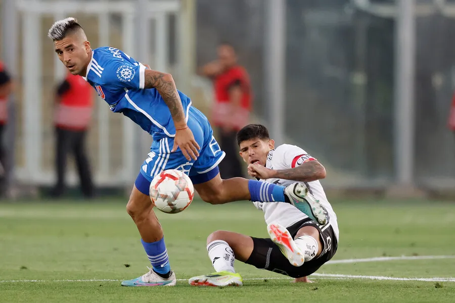 La U buscará imponerse de local ante Colo Colo. | Foto: Photosport