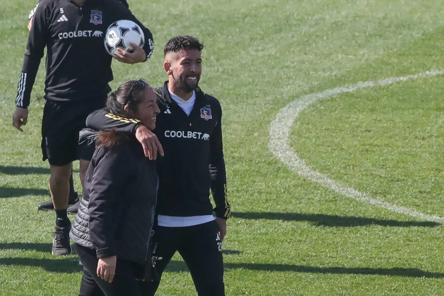 Isla gozó con el arengazo de Colo Colo. | Foto: Photosport