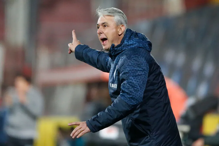 Nunes dejó la grande en su última conferencia en la UC | Foto: Photosport