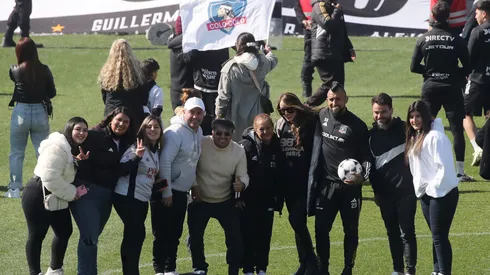 Arengazo de los hinchas de Colo Colo junto a los familiares de los jugadores