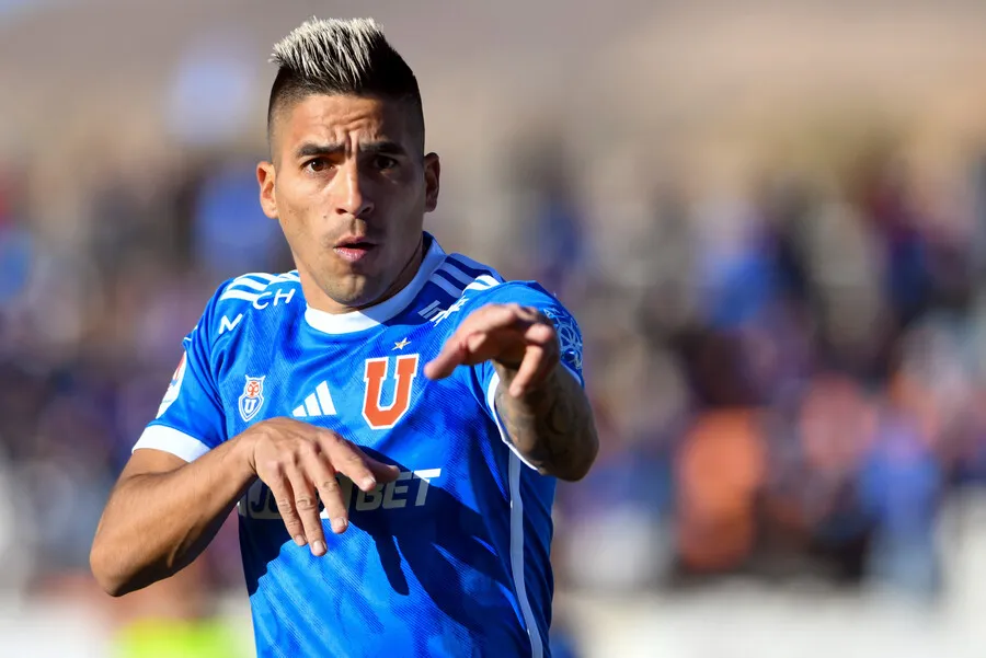 Eguiluz propone a Fernández como nueve | Foto: Photosport