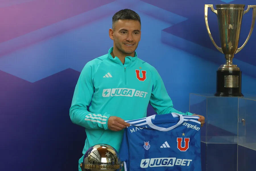 Charles Aránguiz es nuevo jugador de Universidad de Chile. | Foto: Photosport