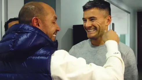 Emotivo y con bromas: Así fue el reencuentro de Aránguiz con Díaz en la U