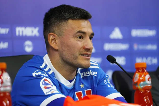 Charles Aránguiz está de regreso en Universidad de Chile (Foto: Photosport)