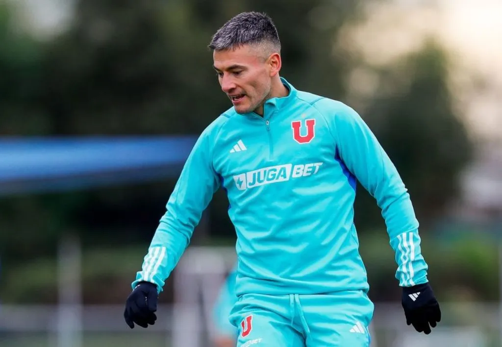 Charles Aránguiz es la gran novedad de Universidad de Chile.