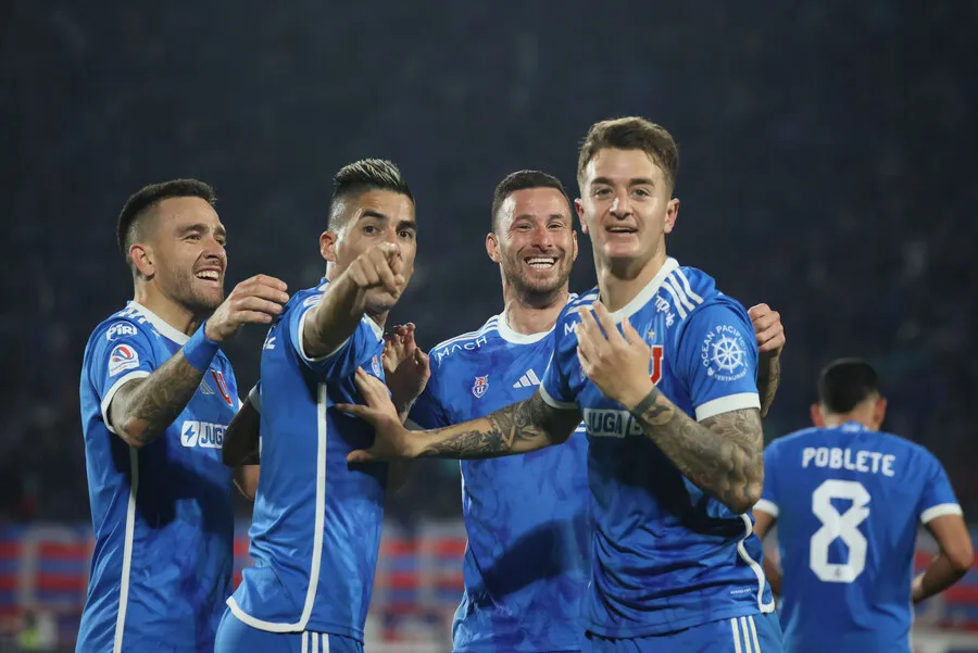 Calderón fue el héroe de la jornada azul. | Foto: Photosport