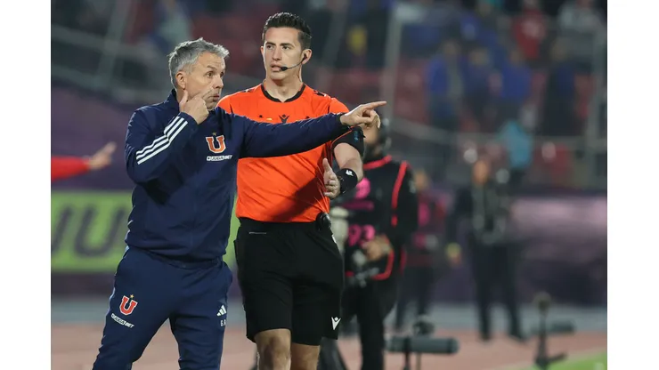 Gustavo Álvarez se refirió al inminente arribo de Charles Aránguiz a Universidad de Chile.