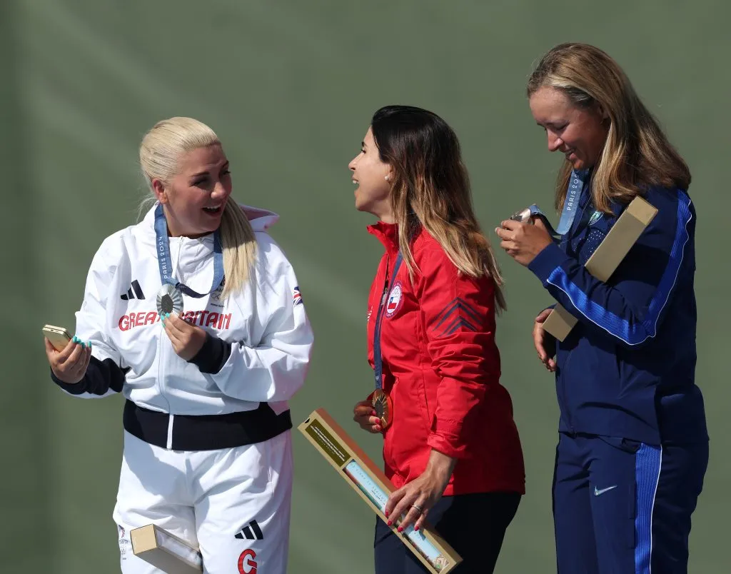 Francisca Crovetto, en la cima del podio.