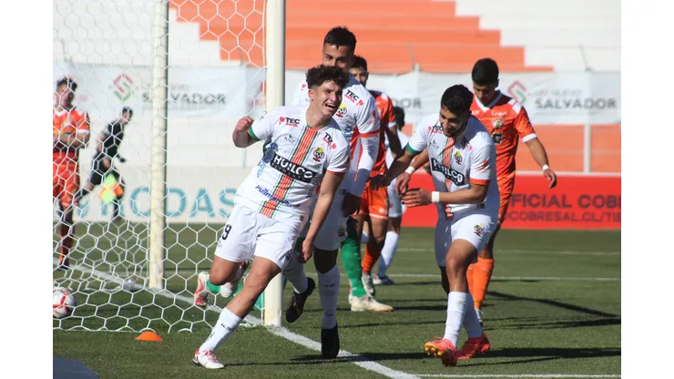 Cobresal se aleja de la zona de descenso con triunfo ante Cobreloa. (Foto: Photosport)