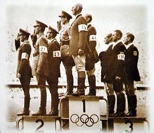 Los chilenos recibiendo la medalla de plata (Archivo)