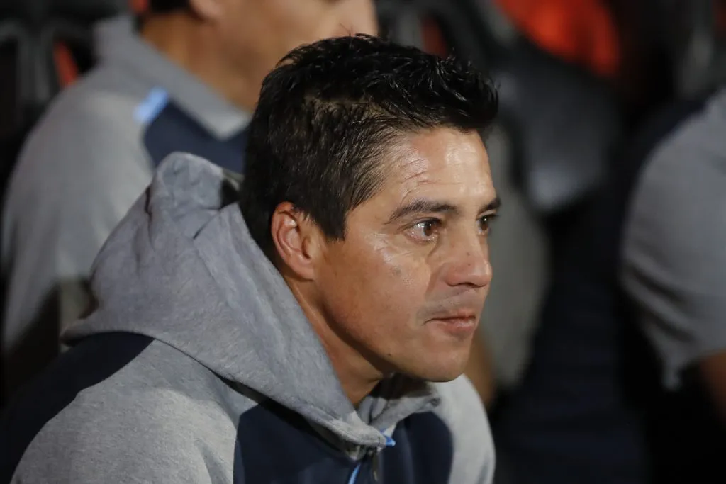 Rodrigo Valenzuela asistió a conferencia de prensa tras el empate de la UC ante Palestino. (Foto: Felipe Zanca/Photosport)