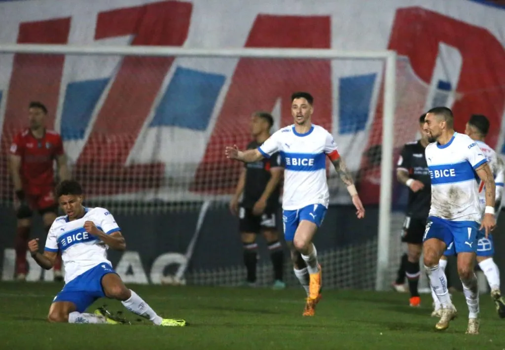 Universidad Católica empató 1-1 con Palestino con gol del juvenil Juan Rossel. (Foto: Dragomir Yankovic/Photosport)