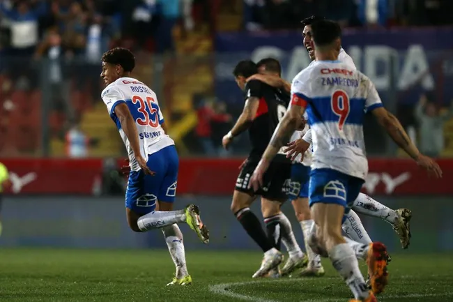 Juan Rossel anotó su primer gol en el profesionalismo con 19 años. (Foto: Javier Salvo/Photosport)