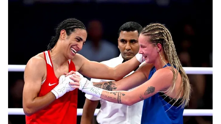 Imane Khelif aseguró el bronce en París 2024