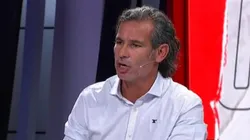 Poli se queda con Aránguiz sobre Isla.
