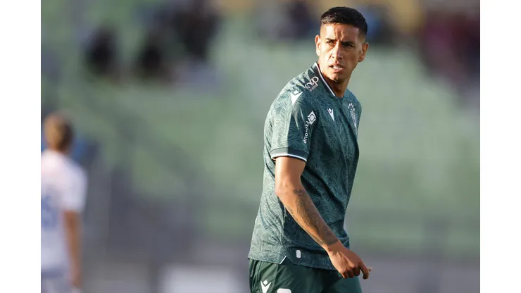Andrés Vilches es anunciado en su nuevo club. (Foto: Photosport)