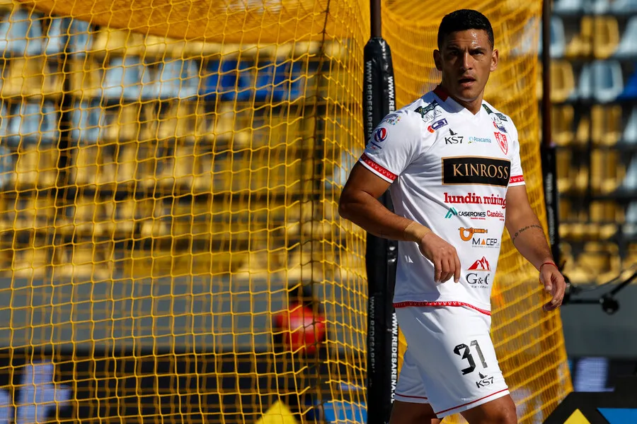 Díaz y Copiapó quieren venir a hacer la gracia al Estadio Nacional (Photosport)