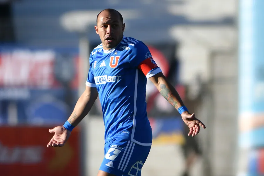 Guarello sacrificaría a Marcelo Díaz en el mediocampo. | Foto: Photosport