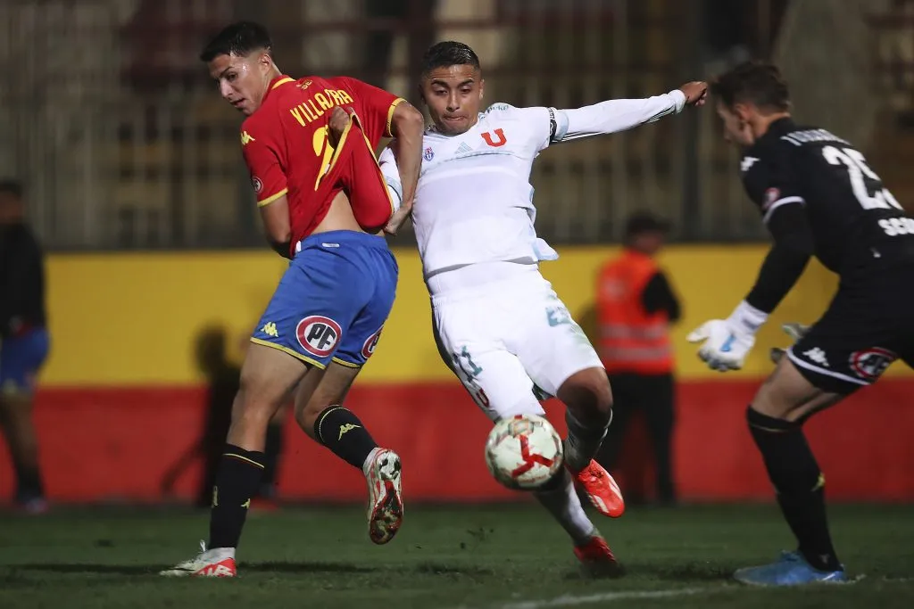 Villagra estaría en la carpeta de Azul Azul para reforzar al plantel laico | FOTO: Pepe Alvujar/Photosport