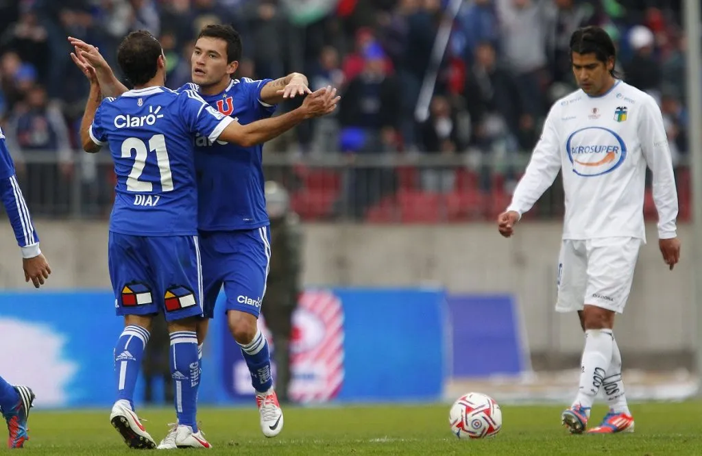 Aránguiz y Díaz podrían volver a compartir en el mediocampo de la U | FOTO: Marcelo Hernández – Photosport