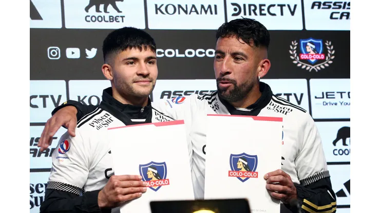 Cristián Riquelme y Mauricio Isla fueron presentados en Colo Colo. (Foto: Javier Salvo/Photosport)