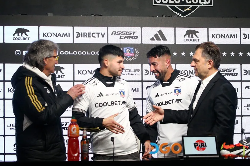 Cristián Riquelme en su presentación como nuevo refuerzo de Colo Colo. (Foto: Javier Salvo/Photosport)