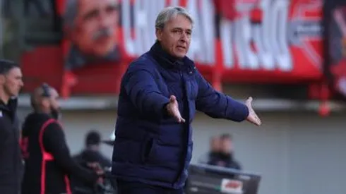 La dura noticia que podría recibir Tiago Nunes en la UC