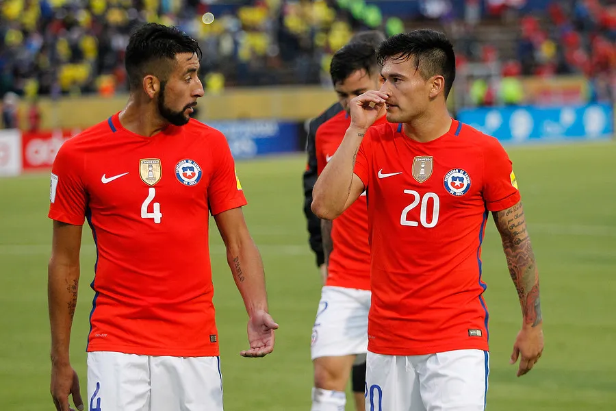 Isla y Aránguiz vuelven a Chile | Foto: Photosport