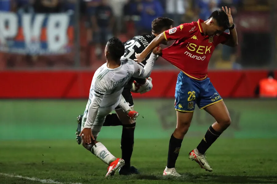 Villagra está en el congelador en Unión Española. | Foto: Photosport