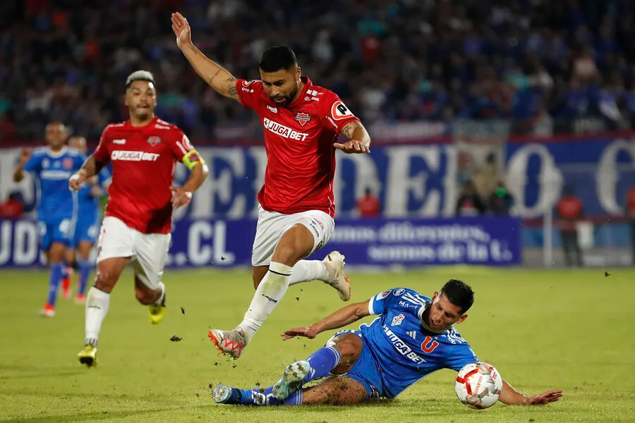 La U suma dos victorias, tres empates y una caída en el Nacional este año por el torneo. | Foto: Photosport