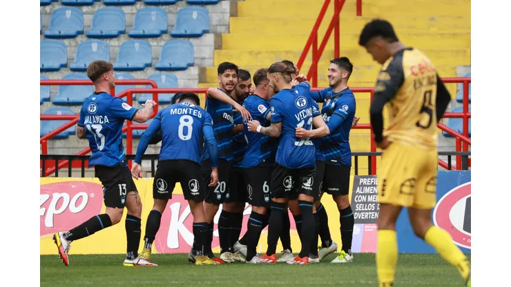 Huachipato venció a Coquimbo Unido en Talcahuano.