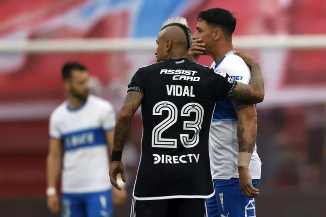 Universidad Católica deberá vencer a Colo Colo para seguir en puestos de Copa Libertadores.