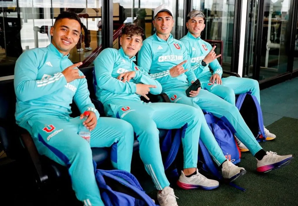 El plantel de Universidad de Chile en su arribo a Iquique.