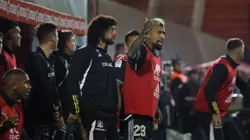 Maximiliano Falcón y Arturo Vidal están en riesgo para el clásico. (Foto: Dragomir Yankovic/Photosport)