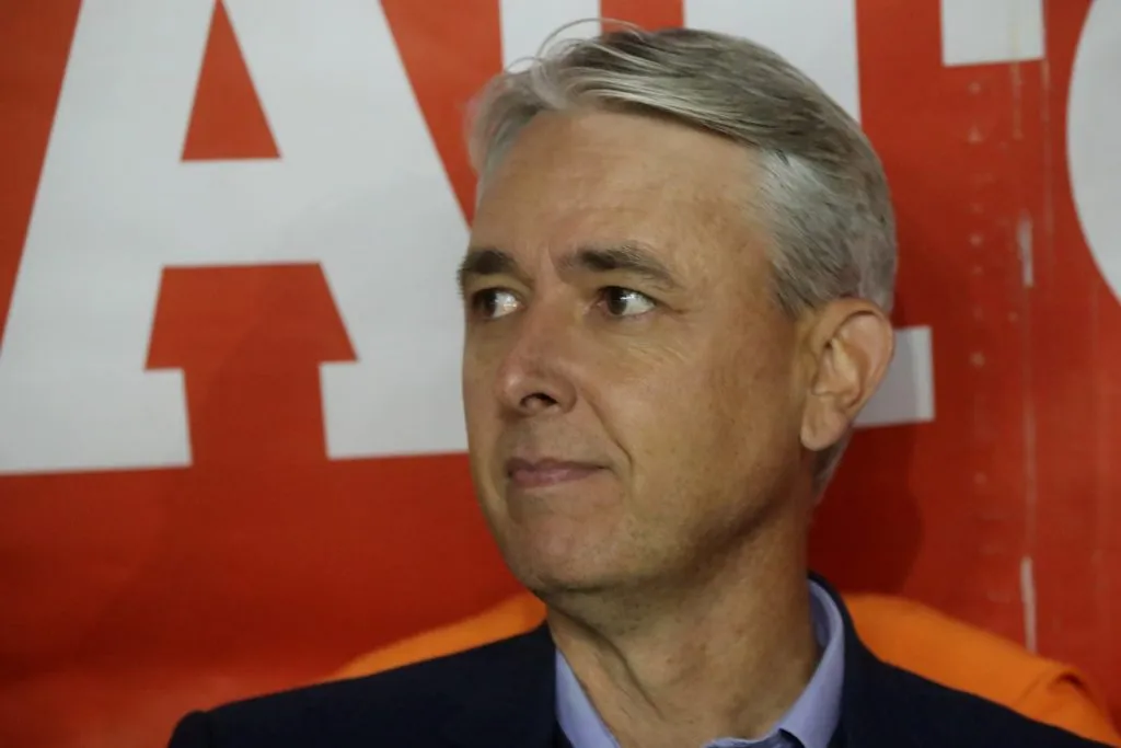 Peric aconseja a Tiago Nunes (Photosport)