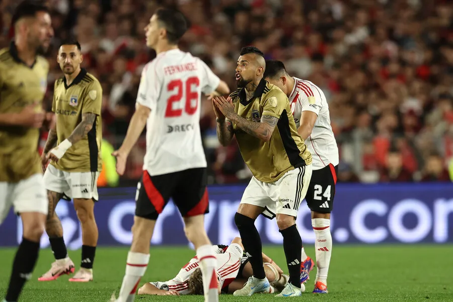 Vidal generó noticia en Argentina con sus palabras | Foto: Photosport