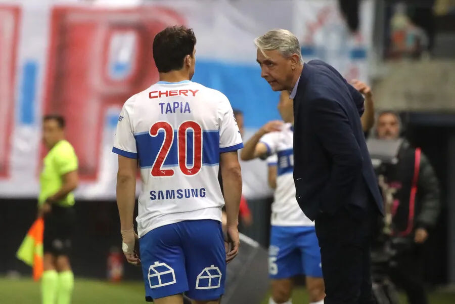 Nunes da luces de una gran noticia en la UC | Foto: Photosport