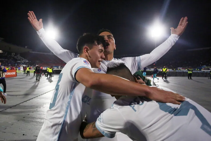 Guerra se quedó en la U, finalmente y vaya cómo cumple (Photosport)