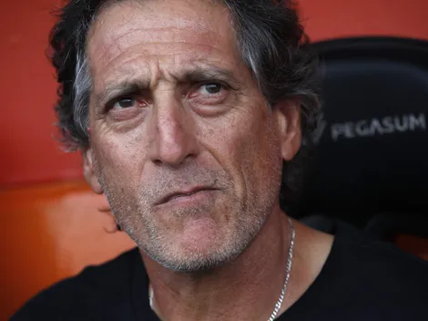 Mario Salas reveló que le lanzaron una botella “en forma muy agresiva” y “muy violenta”