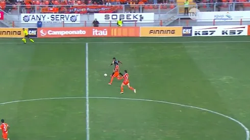 Patricio Rubio marcó un golazo para Ñublense ante Cobreloa. (Foto: Photosport)