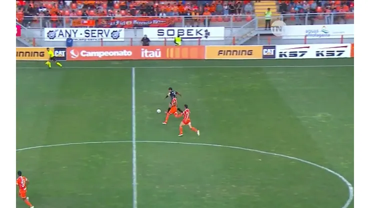 Patricio Rubio marcó un golazo para Ñublense ante Cobreloa. (Foto: Photosport)