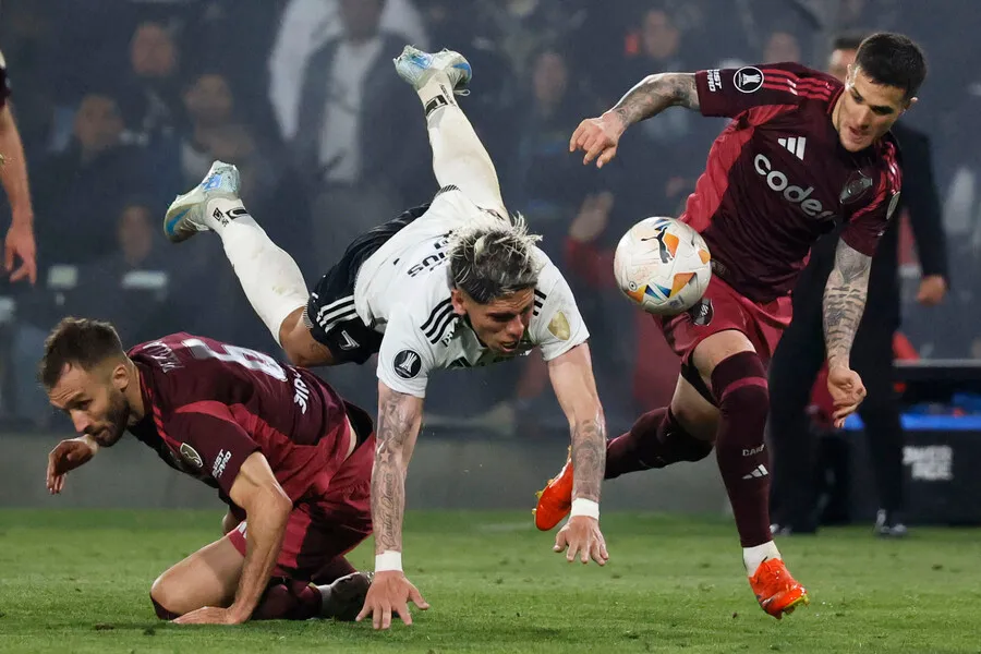 Colo Colo se quiere hacer gigante en Argentina. | Foto: Photosport