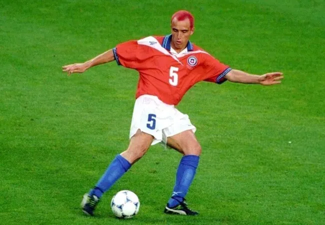 El mundialista con La Roja lamenta la frialdad del fútbol moderno.