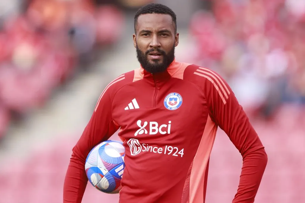 Todo apunta a que Lawrence Vigoroux sería el meta titular de La Roja frente a Uruguay y Brasil 
(Foto: Felipe Zanca/Photosport)