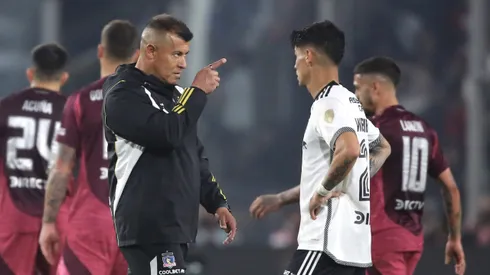 Jorge Almirón saca pecho con Colo Colo en Argentina. (Foto: Jonnathan Oyarzún/Photosport)