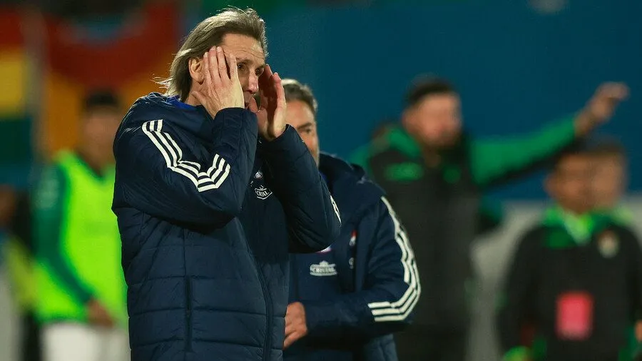 El Tigre Gareca no la pasa bien al mando de La Roja (Photosport)