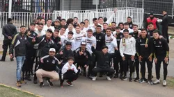 Colo Colo tuvo una multitudinaria despedida en Santiago. (Foto: @ColoColo)